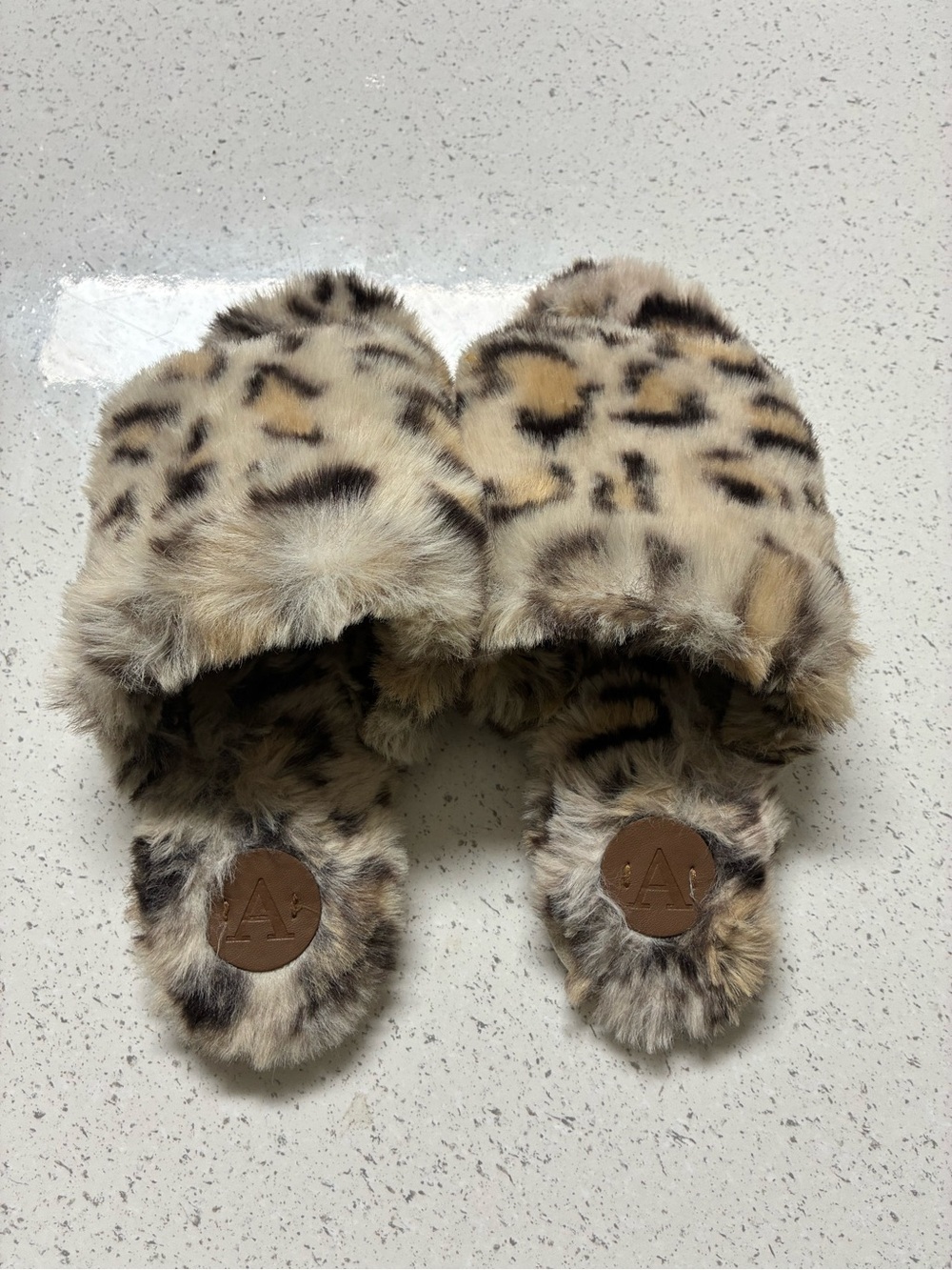 EMU Australia Anthropologie Mayberry Lava Leopard Sheepskin Slide Slippers